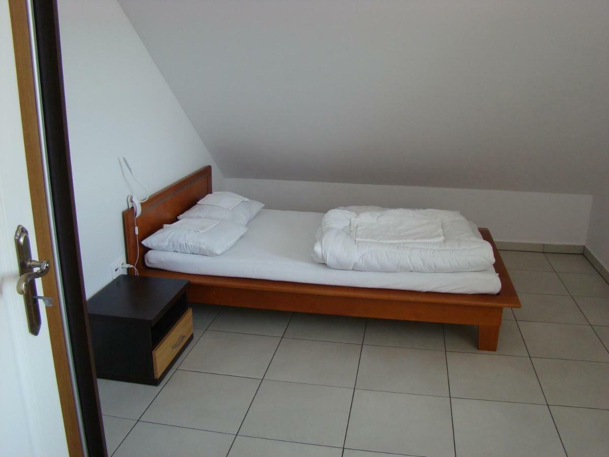 Villa Mylin à Chrzypsko Wielkie Extérieur photo